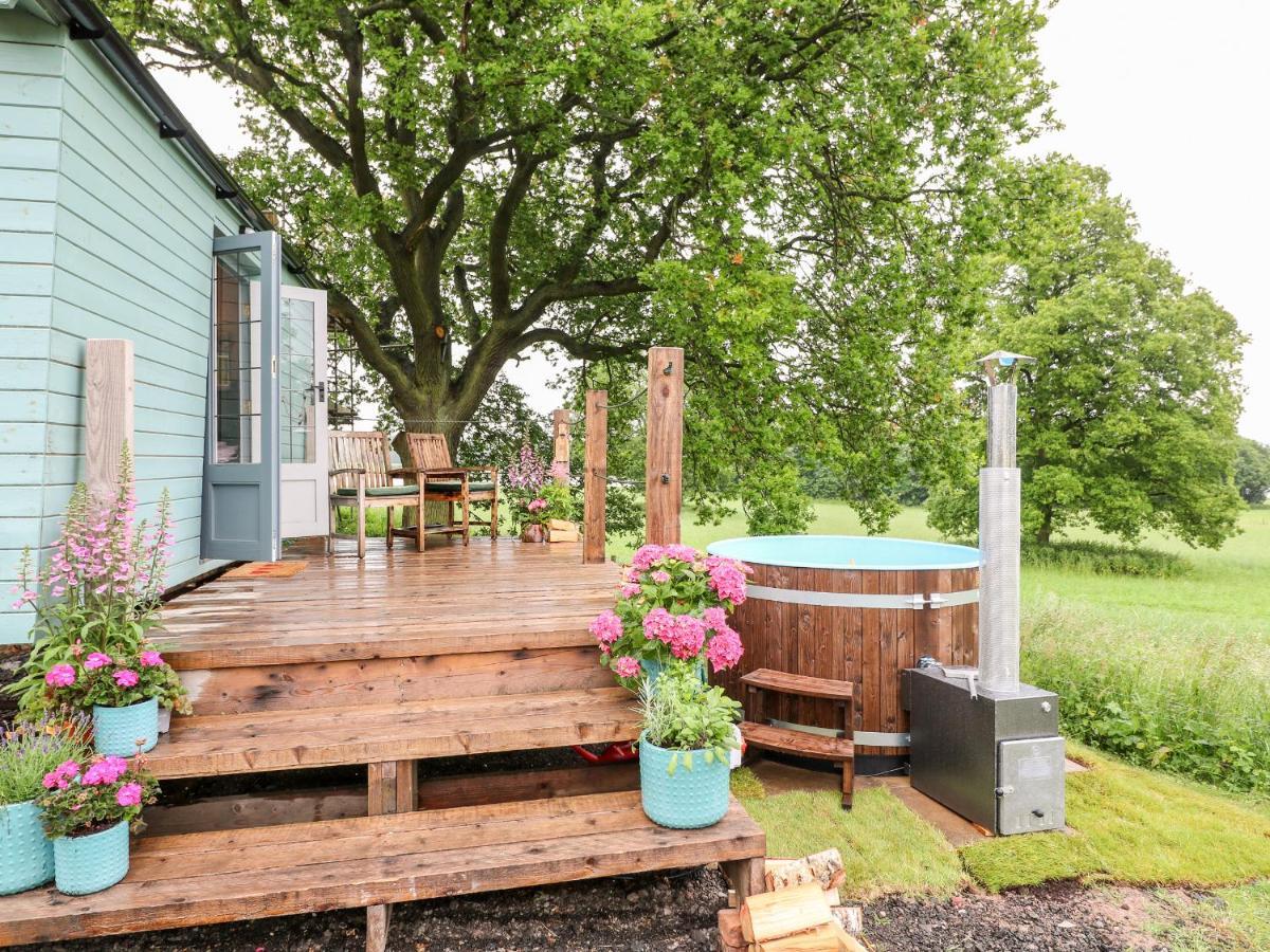 Villa The Lazy Mare By The Water Rugeley Exterior foto